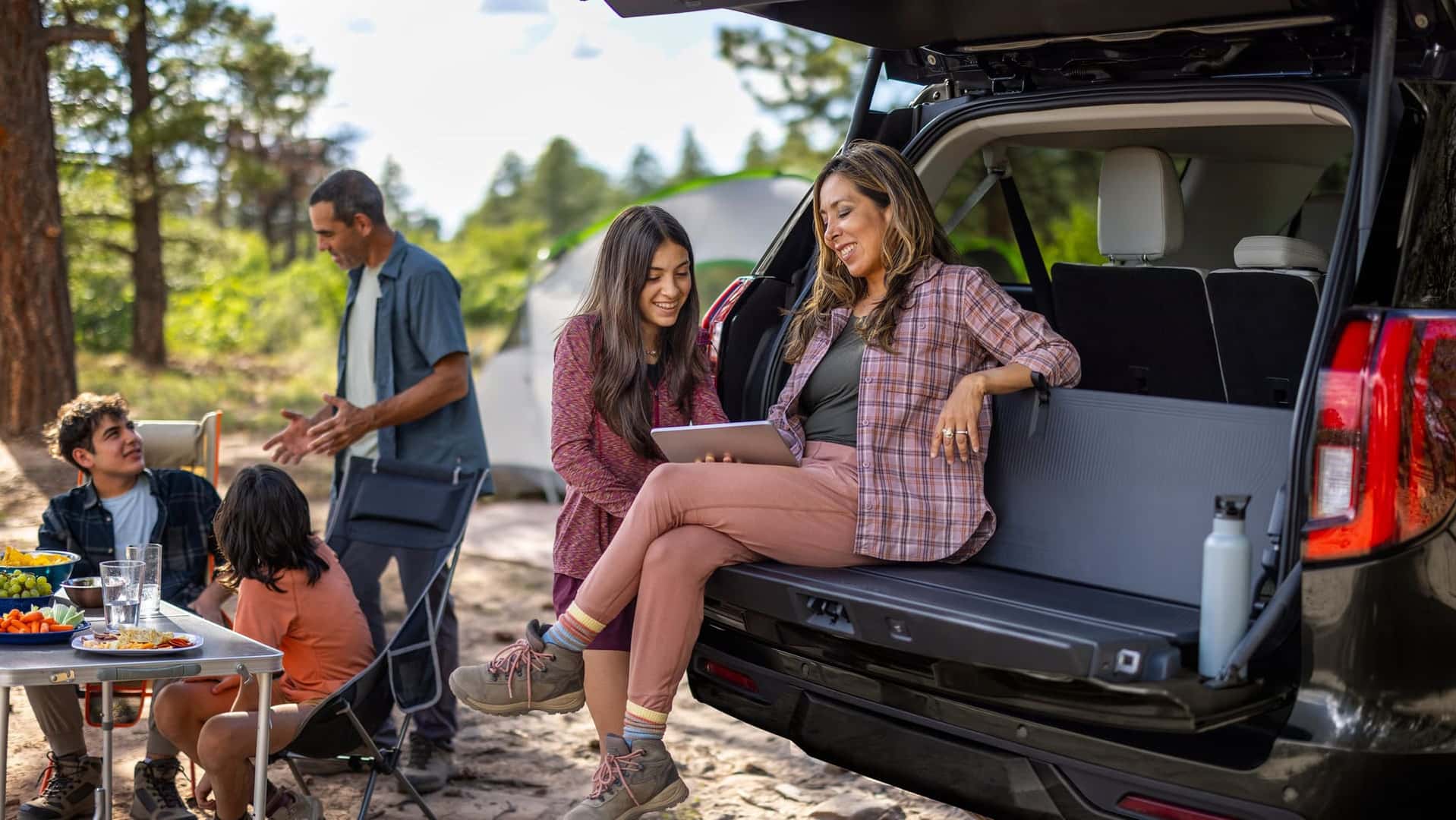2027 Ford Expedition towing and cargo technology display
