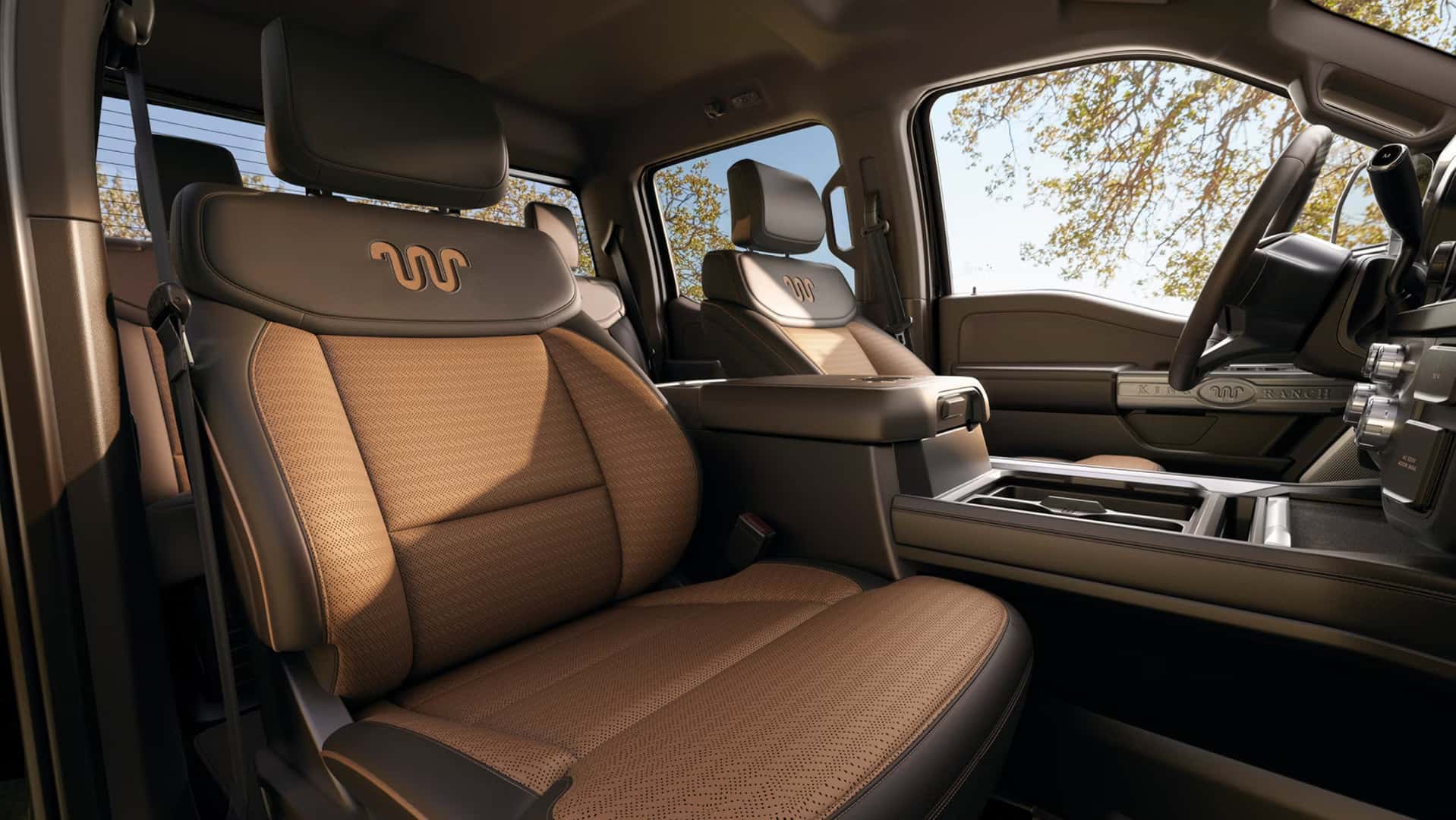 2027 Ford F-250 Super Duty interior space and cargo
