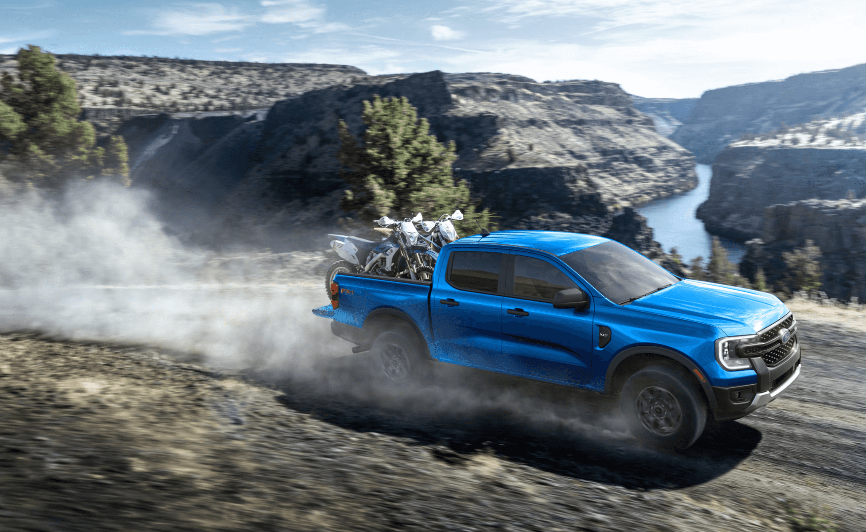 2025 Ford Ranger hauling dirt bikes