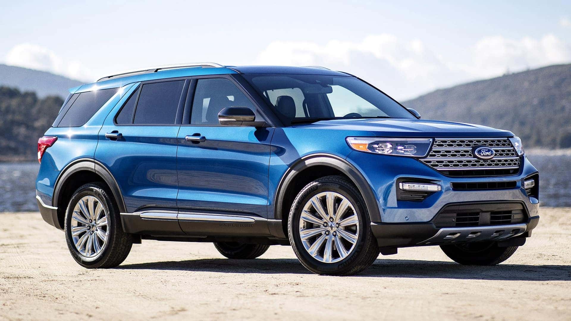 https://di-uploads-pod45.dealerinspire.com/covertfordofhutto/uploads/2022/12/georgetown-2022-Ford-Explorer-Hybrid.jpg