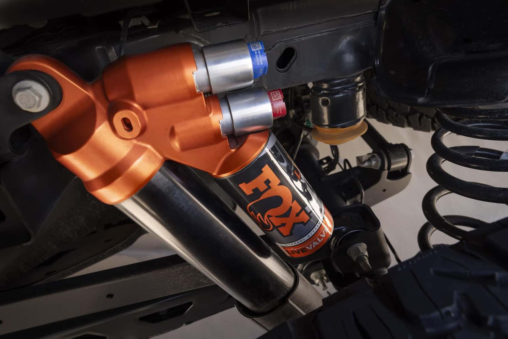 KYB MonoMax Front Shock | Ford F-150 4WD w/o HD Package (Exc. Raptor) (14-20) (5640003)