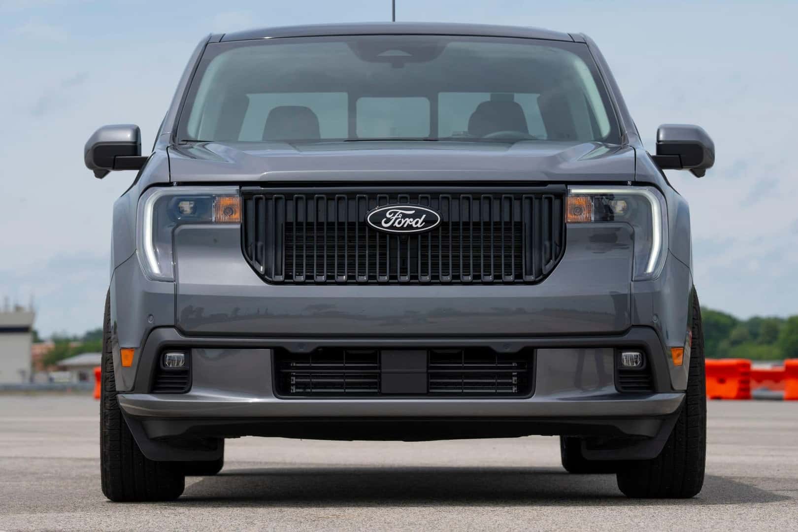 The Powerful Front End Of The 2025 Ford Maverick Lobo