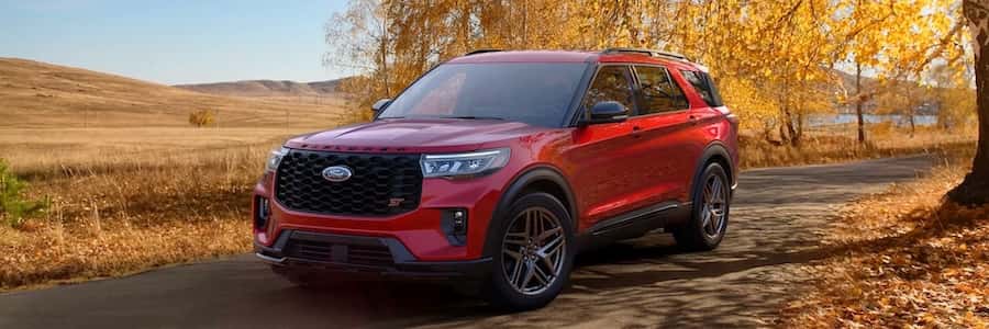 2026-Ford-Explorer-ST-vs-Explorer-Tremor--Performance-or-Off-Road-Capability_-copy