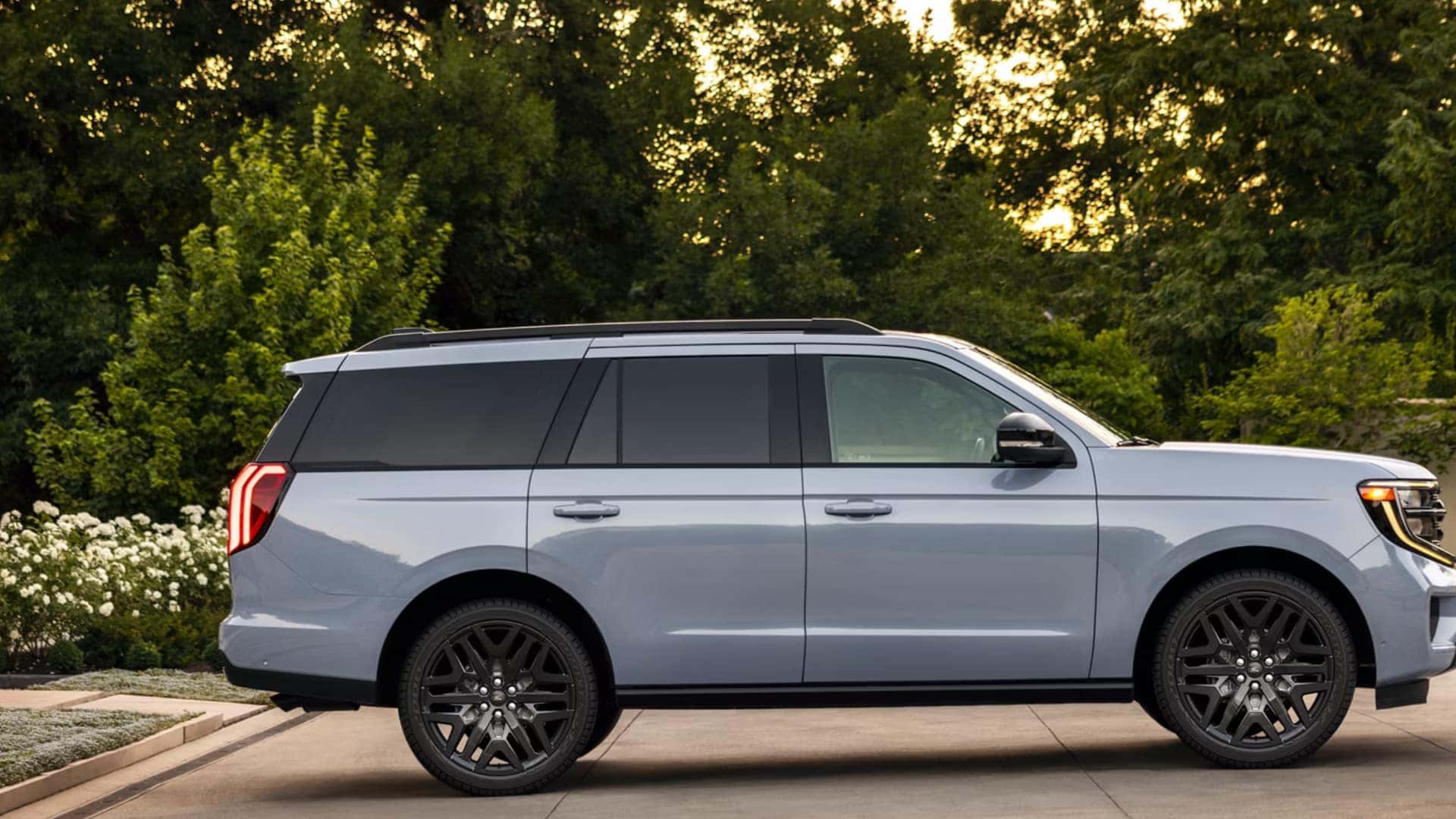 2026 Ford Expedition® in gray shown in full side profile, parked outdoors with black wheels and tinted windows.