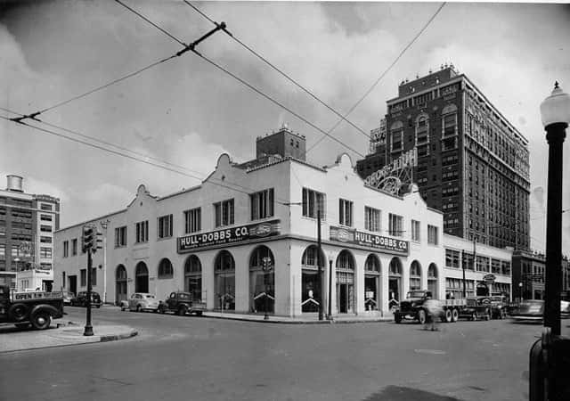 exterior photo of building