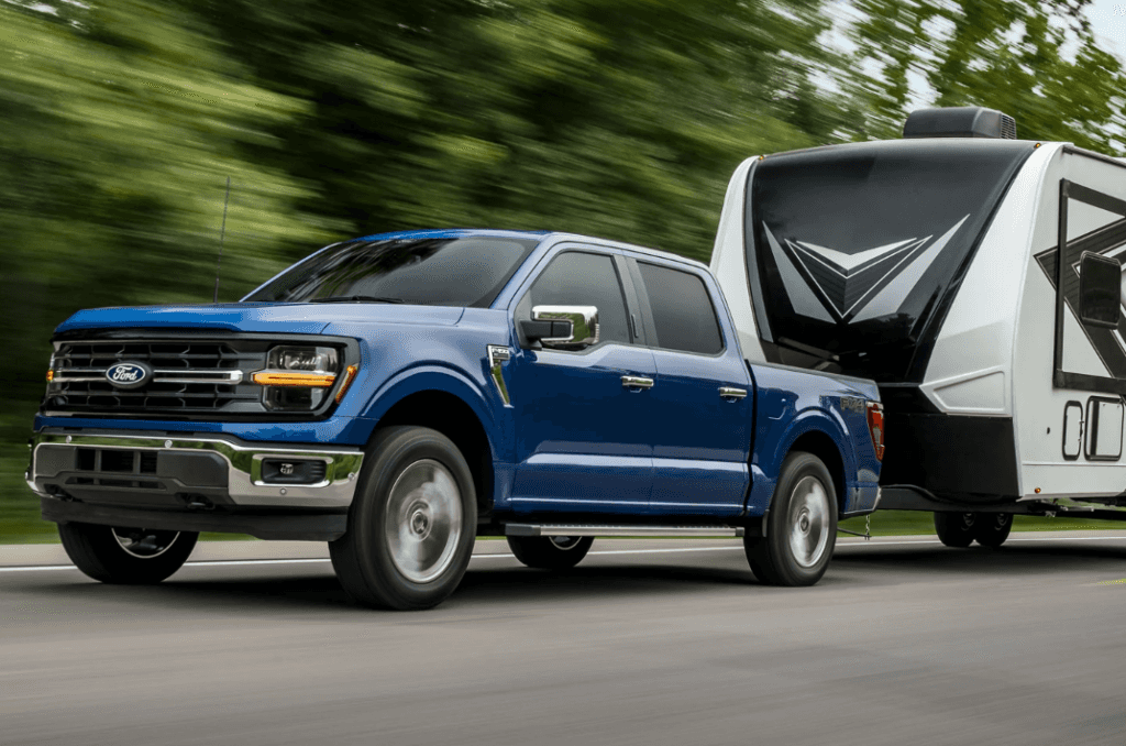 Ford F-150 Towing camper