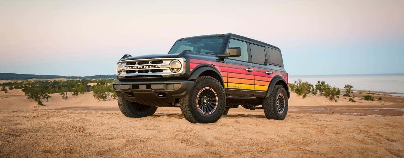A gren 2025 Ford Bronco Free Wheeling is shown from the front at an angle.
