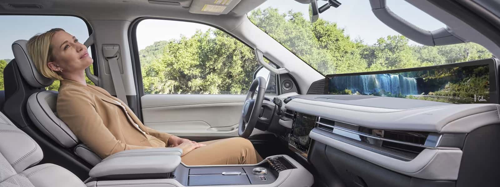 Lease or Finance New 2025 Lincoln Navigator Full-Size Luxury SUV for Sale in Mayfield near Brenton KY