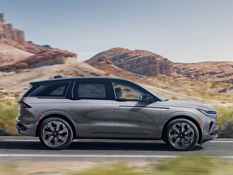 New 2025 Lincoln Nautilus Midsize Luxury SUV Engine Performance and Powertrain