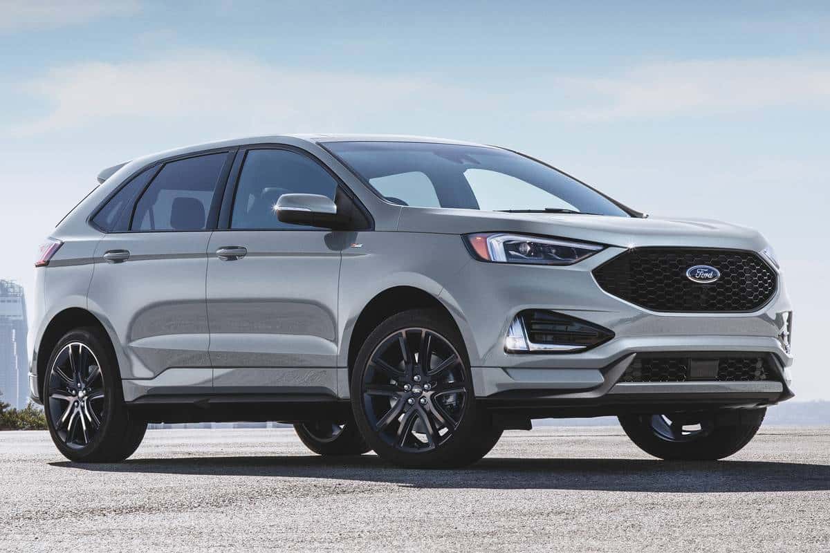 Sideview of silver 2020 Ford Edge ST-Line
