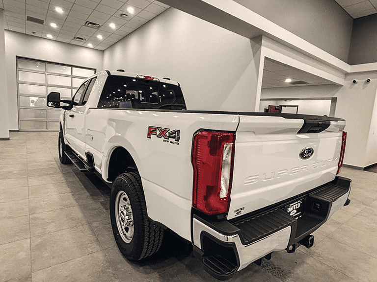 White Ford Superduty in Hudson County, NJ