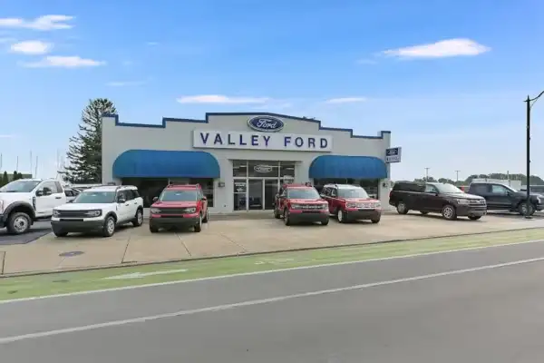 Valley-Ford-of-Huron-Dealership-Outside-Shot