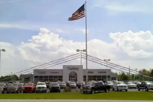 Valley-Motor-City-of-Columbus-Dealership-Outside-Shot-1-