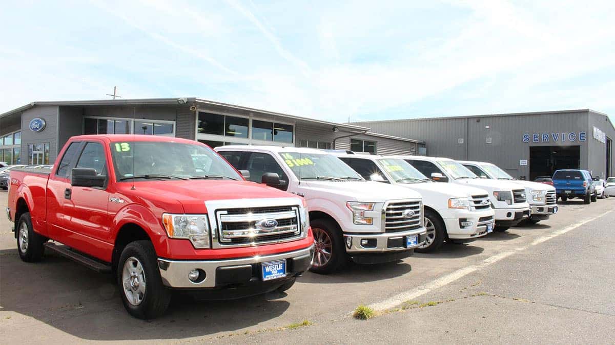 Front entrance of Westlie Ford service center