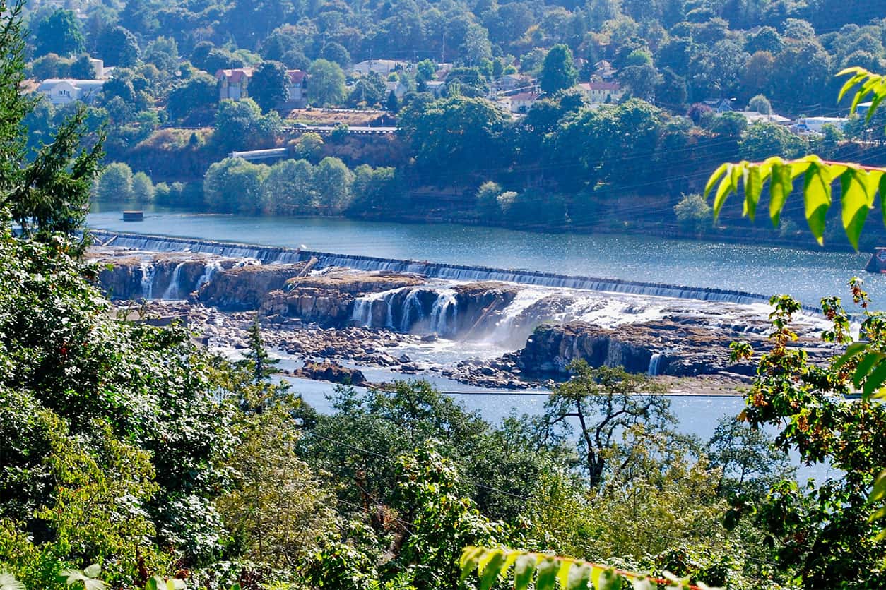 willamette falls near oregon city oregon